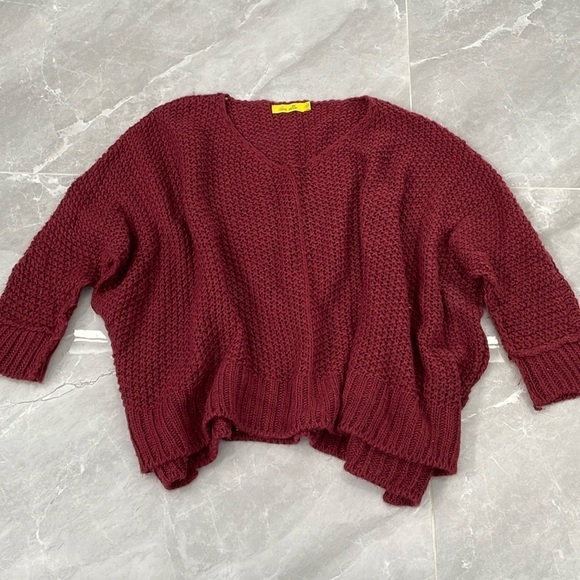 dee elle Sweaters - Women's Dee Elle 3/4th Sleeve V-Neck Sweater Large